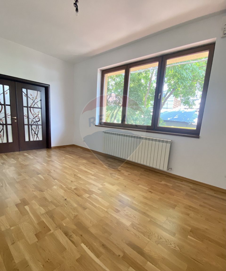 Casa / Vila cu 8 camere de închiriat în zona Aviatiei