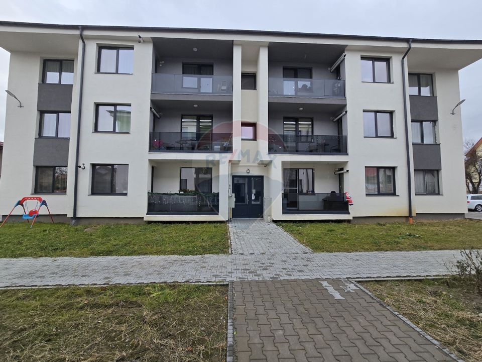 Apartament cu 3 camere de vânzare