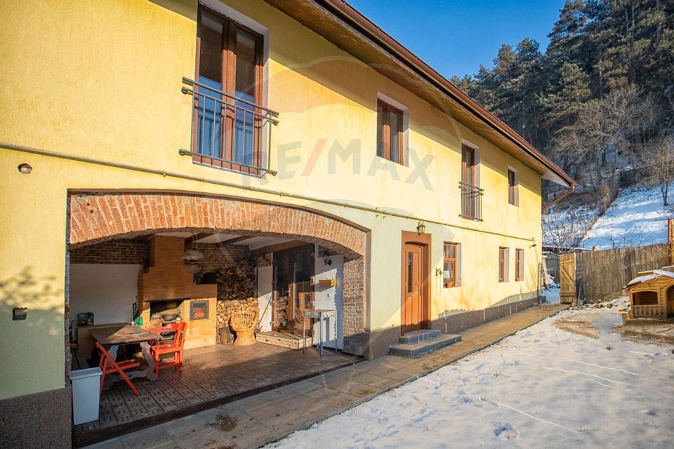 Casă de vis în Râșnov, cu farmec rustic și modern