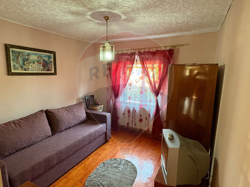 4 room House / Villa for sale, Est area