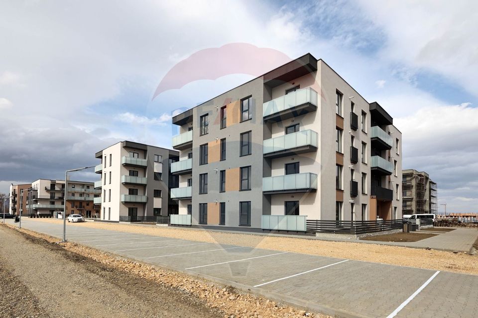 Apartament nou, modern, curte proprie si terasa