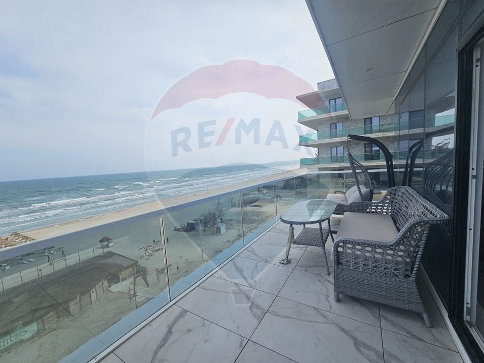 Apartament 3 camere cu terasa 50mp frontala spre mare în Mamaia Nord