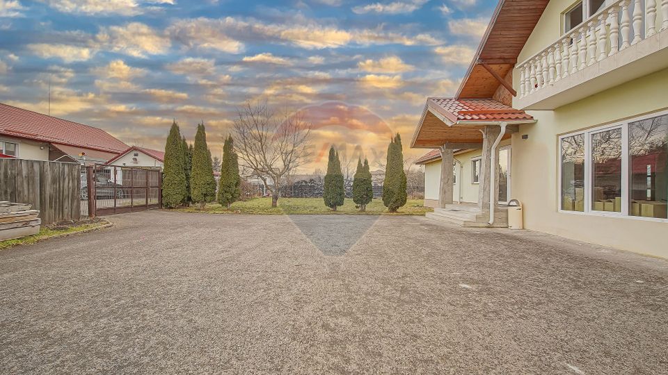 COMISION 0|VILA  STUPINI – 1.400 MP TEREN, 295 MP UTILI