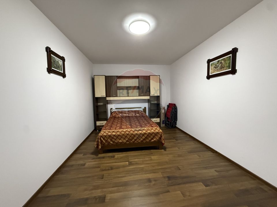 Casă / Vilă cu 7 camere de vânzare în Ovidiu Sud Constanta