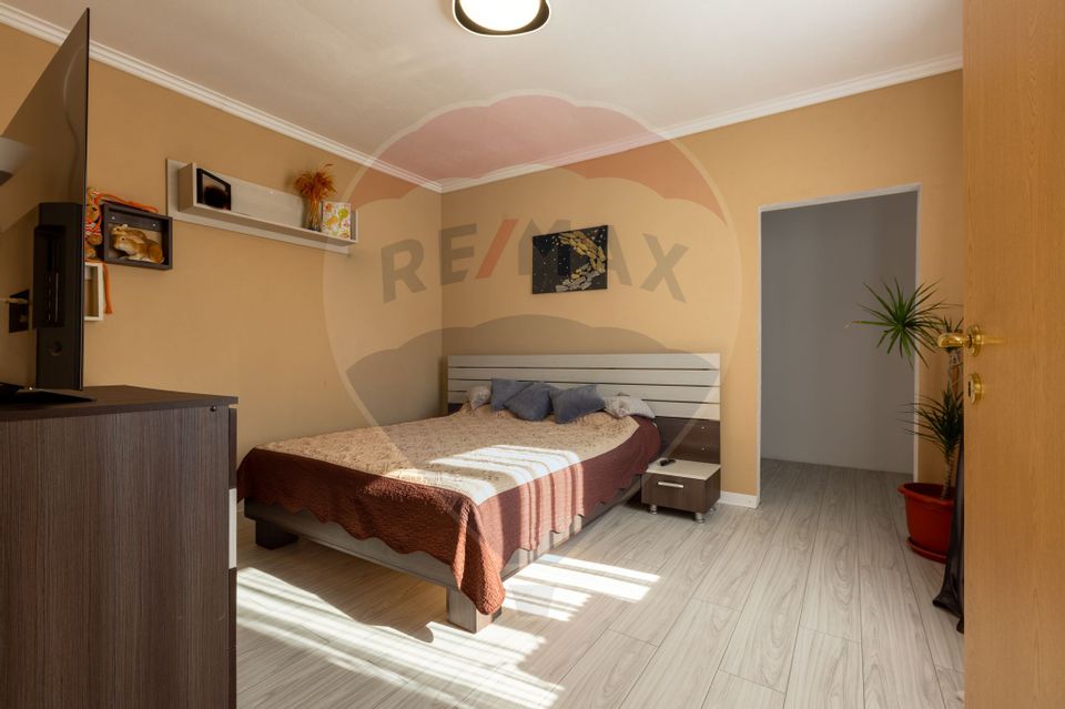 Casă SPATIOASA de vanzare in zona semicentrala