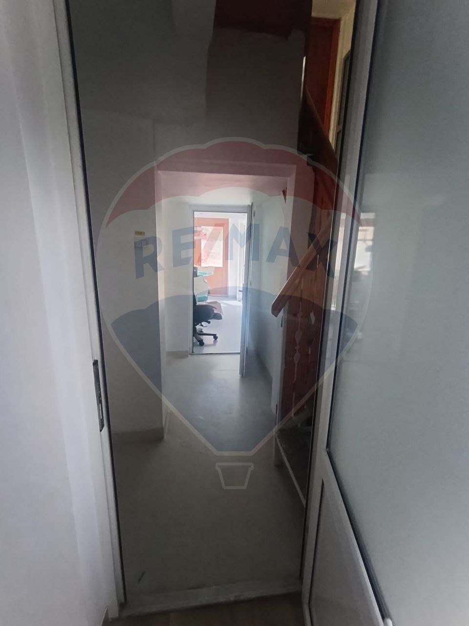 81sq.m Commercial Space for rent, Central area