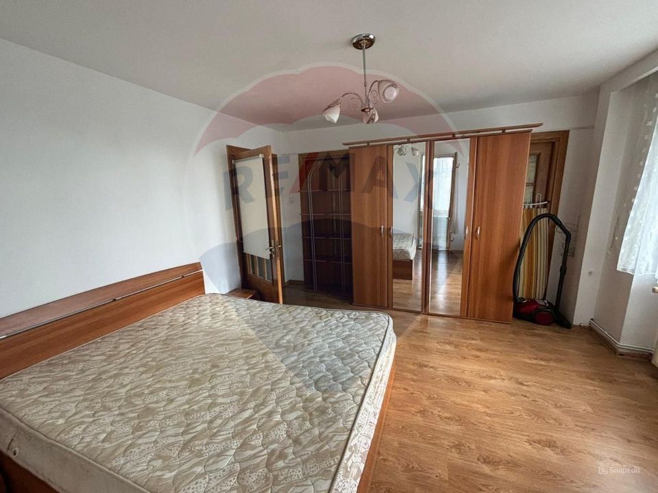 Apartament cu 4 camere de închiriat în zona Craiovita Noua