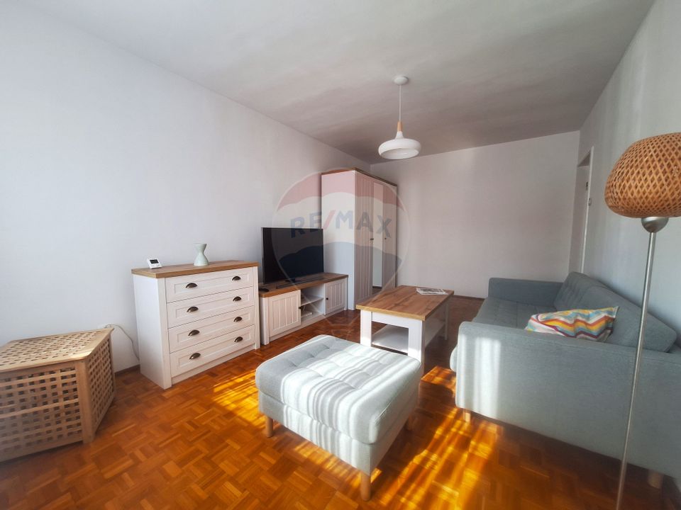 Apart. modern de inchiriat, 3 camere decomandate str Hategului et 2