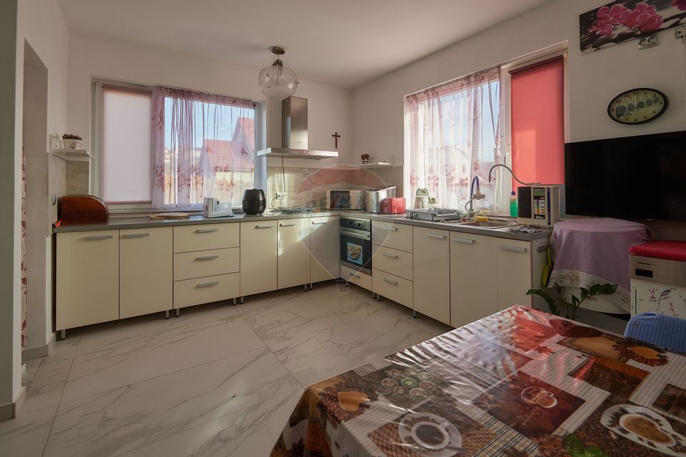 Casa / Vila cu 7 camere de vanzare in Chinteni