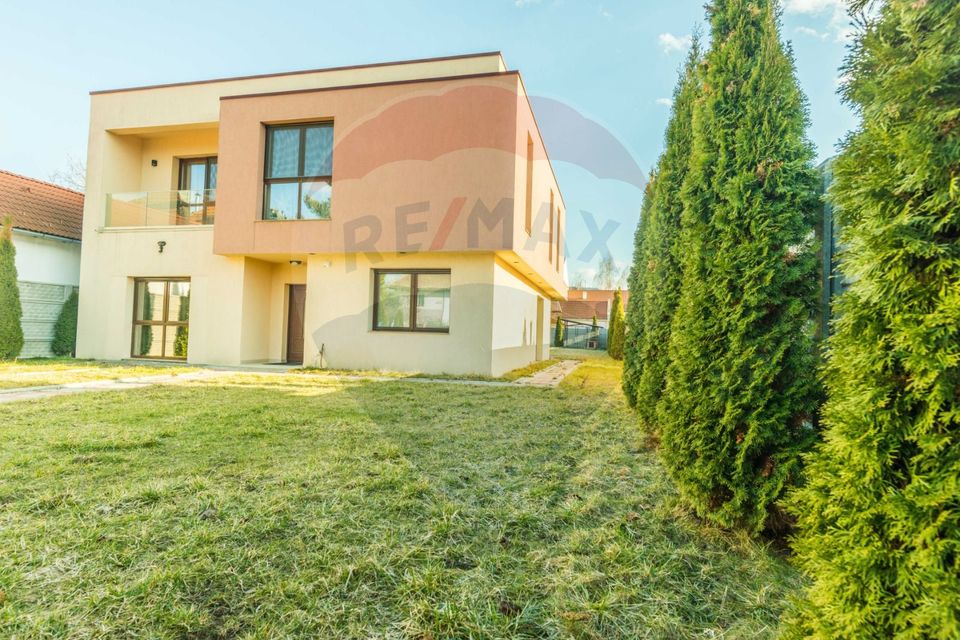 Vila in stil  mediterenean, lux,  statiunea balneoclimaterica Covasna