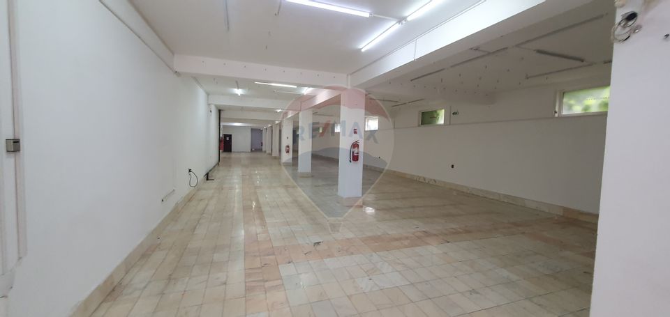 1,300sq.m Commercial Space for rent, Ultracentral area