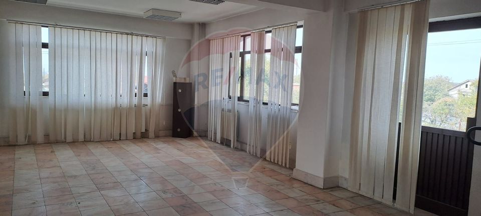 446sq.m Commercial Space for rent, Bariera Valcii area