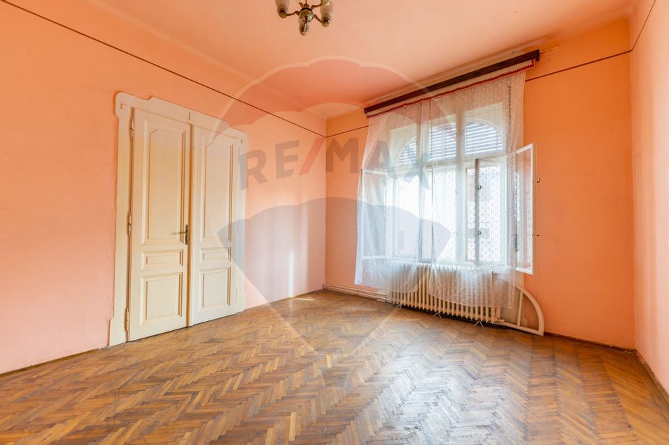 Apartament ultracentral 3 camere de vanzare