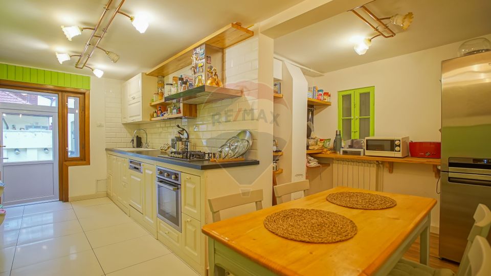 7 room House / Villa for sale, Brasovul Vechi area