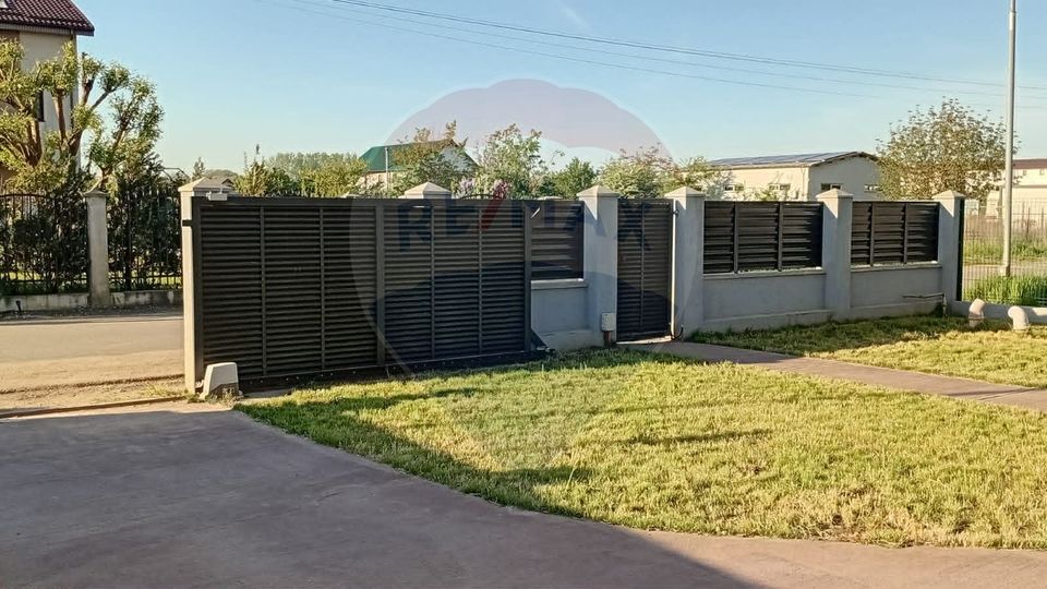 Spacious house / Villa with large yard for rent in Domnești