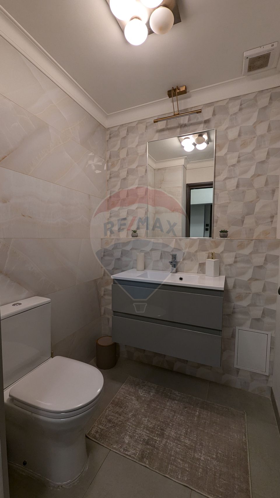 Apartament de vanzare 2 camere Sebastian Ileana Cosanzeana