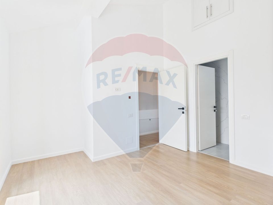 De vanzare| Apartament 4 camere nemobilat si o terasa| Nobil Residence