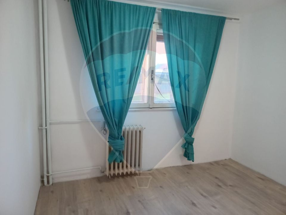 Apartament 2 camere etj 1 /10 nemobilat în zona Aurel Vlaicu
