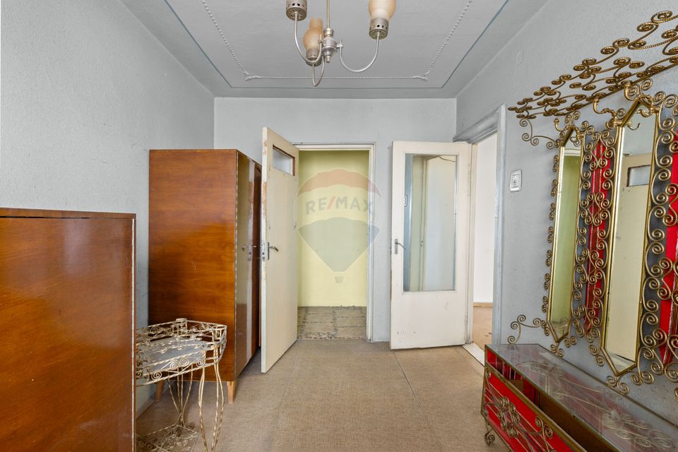 Apartament cu 3 camere de vânzare în zona Aurel Vlaicu