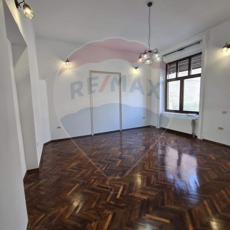 45sq.m Office Space for rent, Ultracentral area