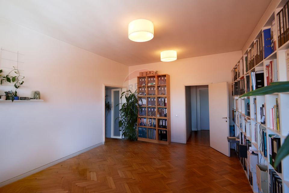 4 room Apartment for sale, Central area