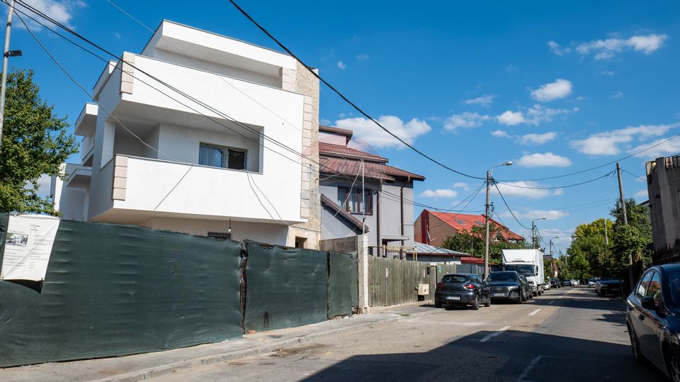 Vanzare duplex P+1+2 retras