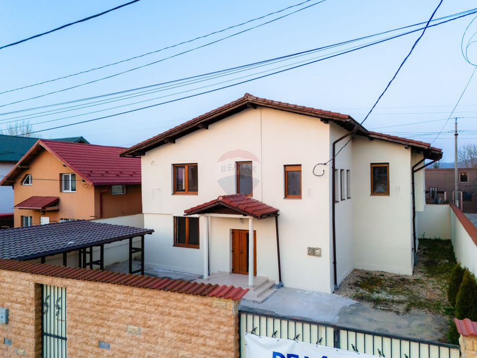 Casă individuală de Vânzare, 242mp utili+ teren de 380mp, în Pitești