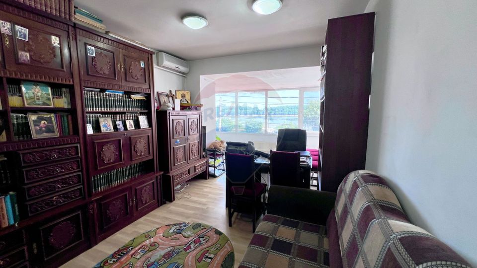 Apartament de vânzare Galați, 6 camere, Faleză - locuință sau birouri