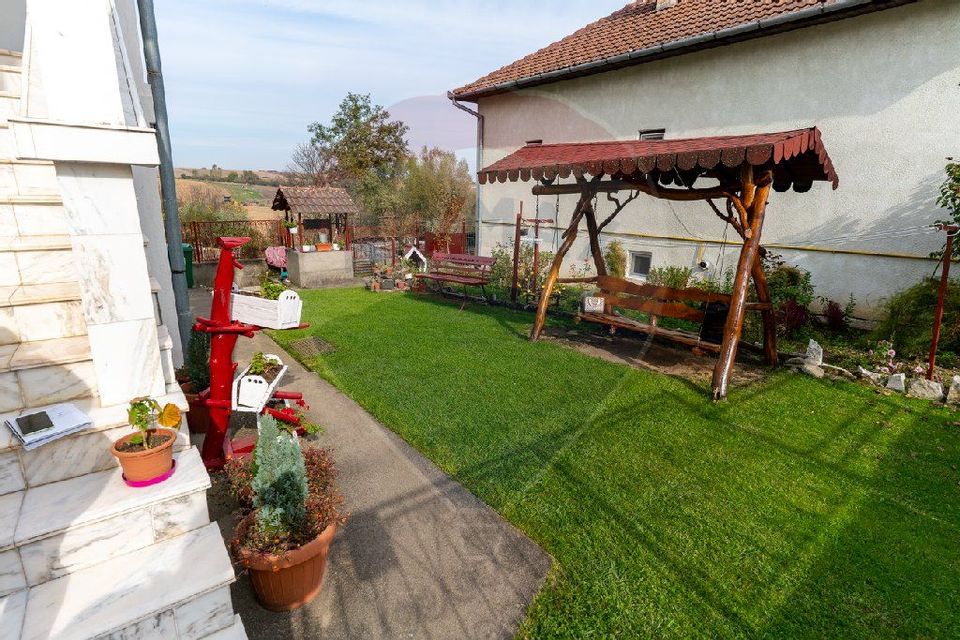 8 room House / Villa for sale