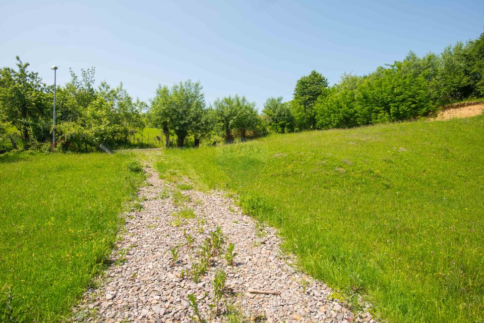 Teren cu utilitati, 5,495mp Bran - Strada Muchia hotarului