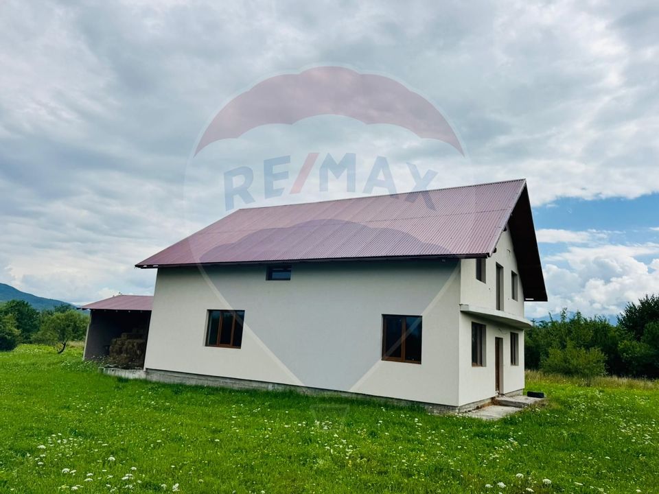 Casă / Vilă cu 8 camere de vânzare