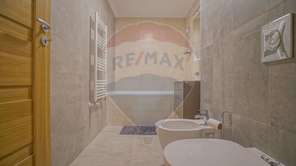 Apartament cu 2 camere de închiriat în zona Tractorul