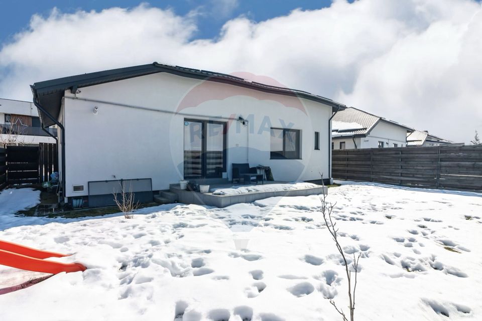 House / Villa ground floor for sale in Balotesti, all utilities