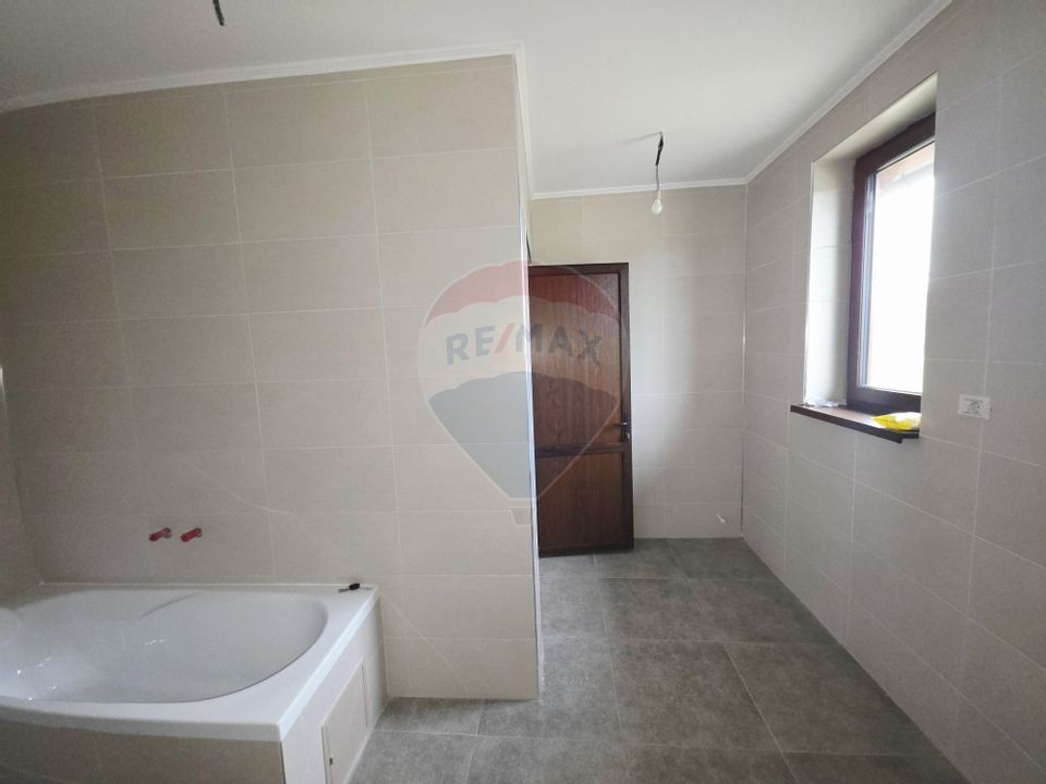 4 room House / Villa for sale