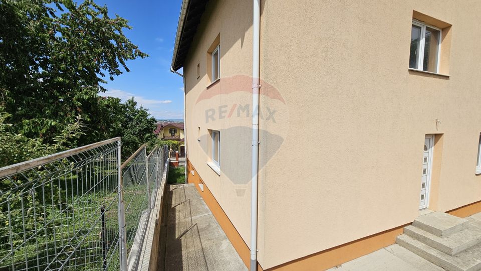 Casă / Vilă cu 12 camere-Sfântu Ilie Vechi, Suceava