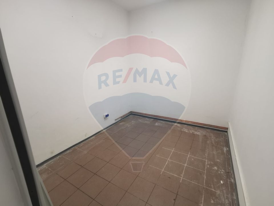 150.4sq.m Commercial Space for rent, Central area