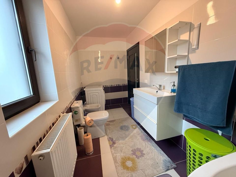 Casă / Vilă cu 4 camere de vânzare in Sanpetru