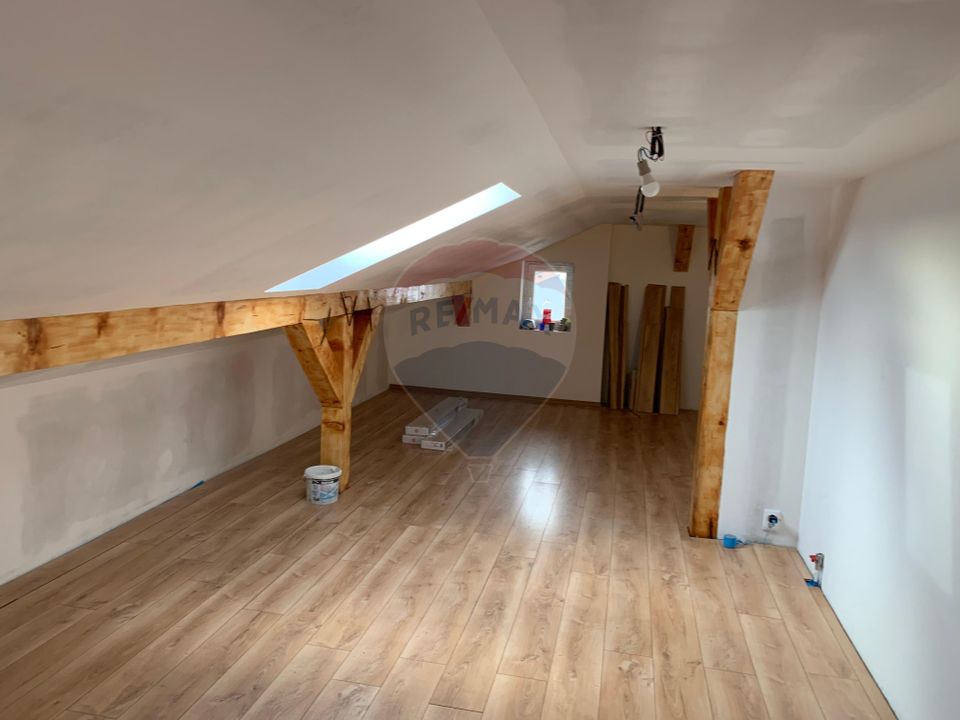 Apartament de vanzare si Parcare în curte privată - Șelimbăr