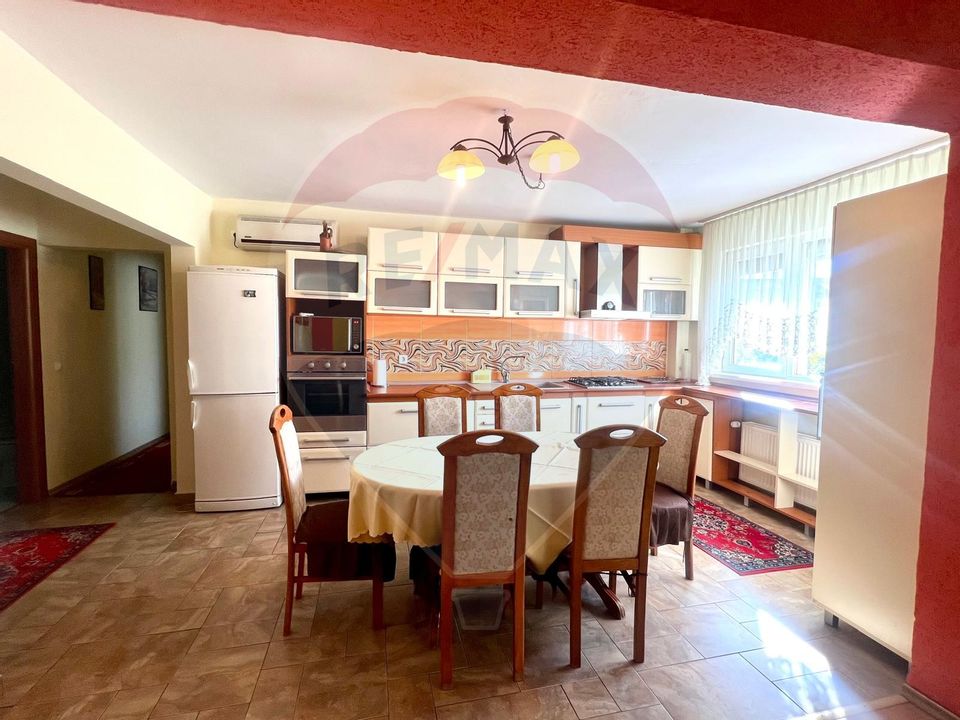 De închiriat apartament cu 4 camere, zona Dacia