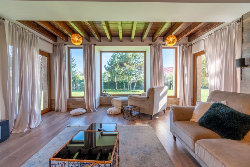 Proprietate exclusivista de vanzare: 2 case | 9 camere | 2000 mp teren