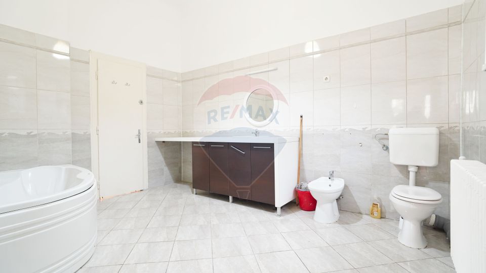 4 room Apartment for rent, Centrul Istoric area