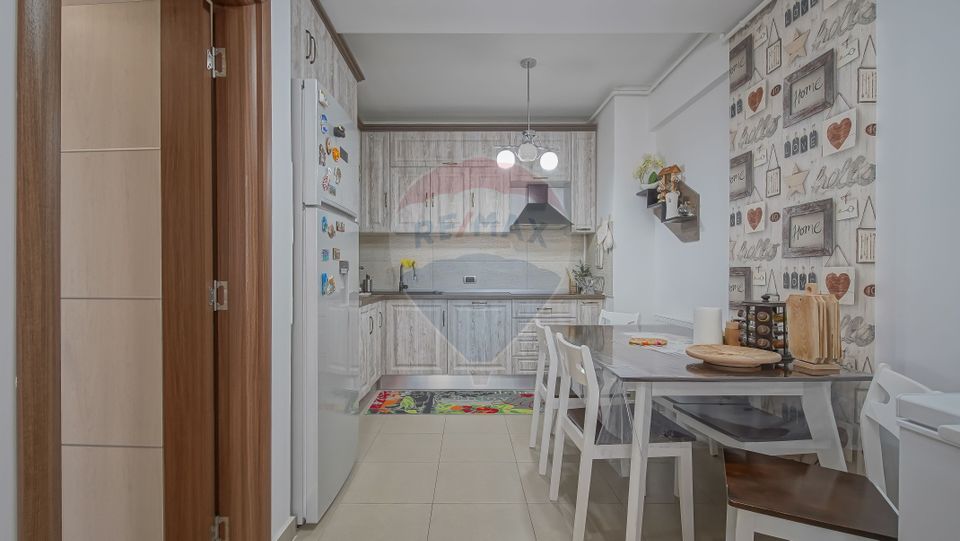 3 room Apartment for sale, Tractorul area