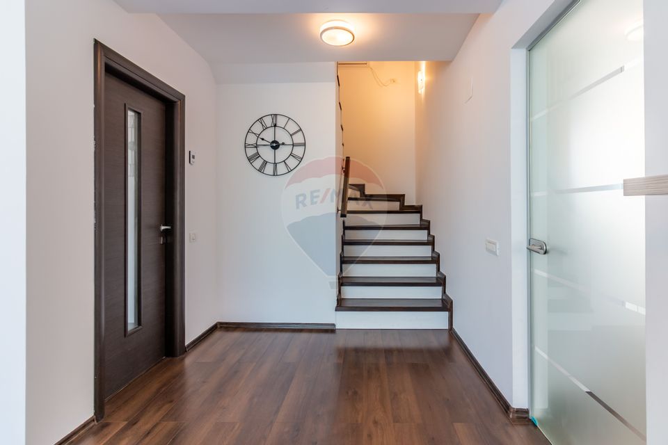 Vanzare Vila Individuala mare | 7 camere, 2 terase | P+1+2R | Curte