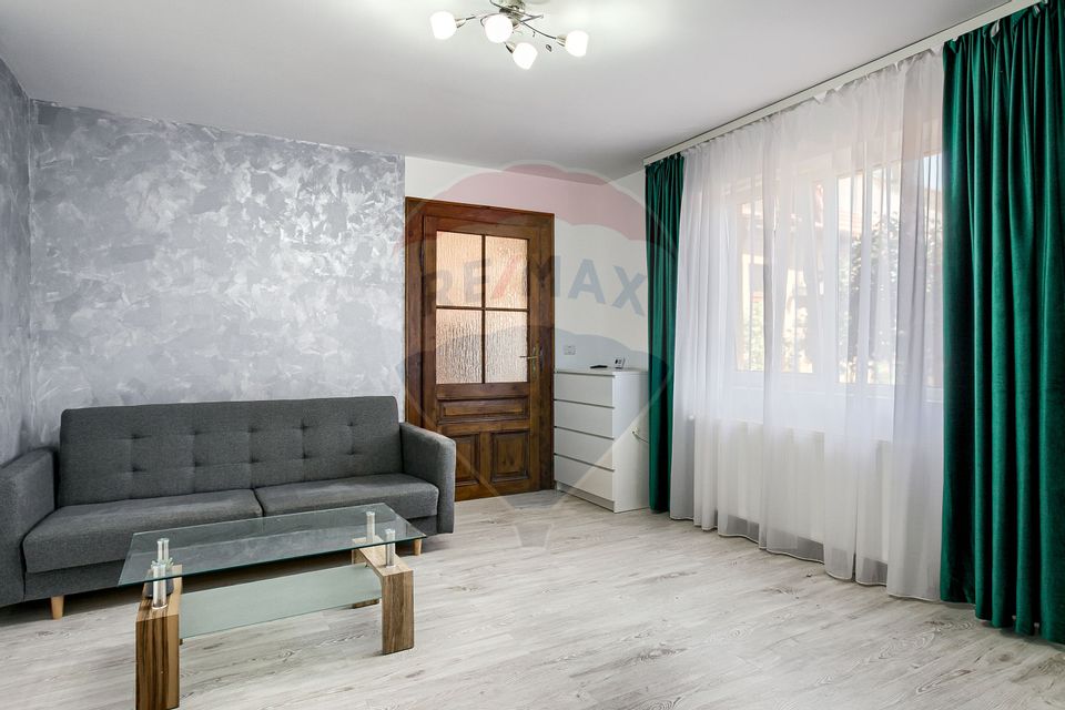 Apartament 2 camere , renovat, mobilat- utilat,  zona centrală