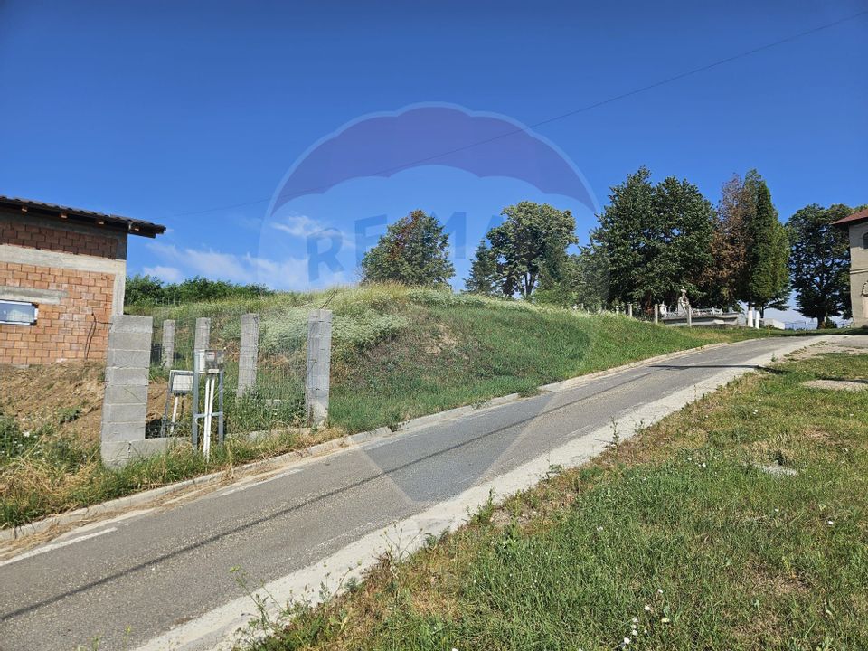 Land 2,390sqm Fantanele (Hemeius) / Aleea Teilor