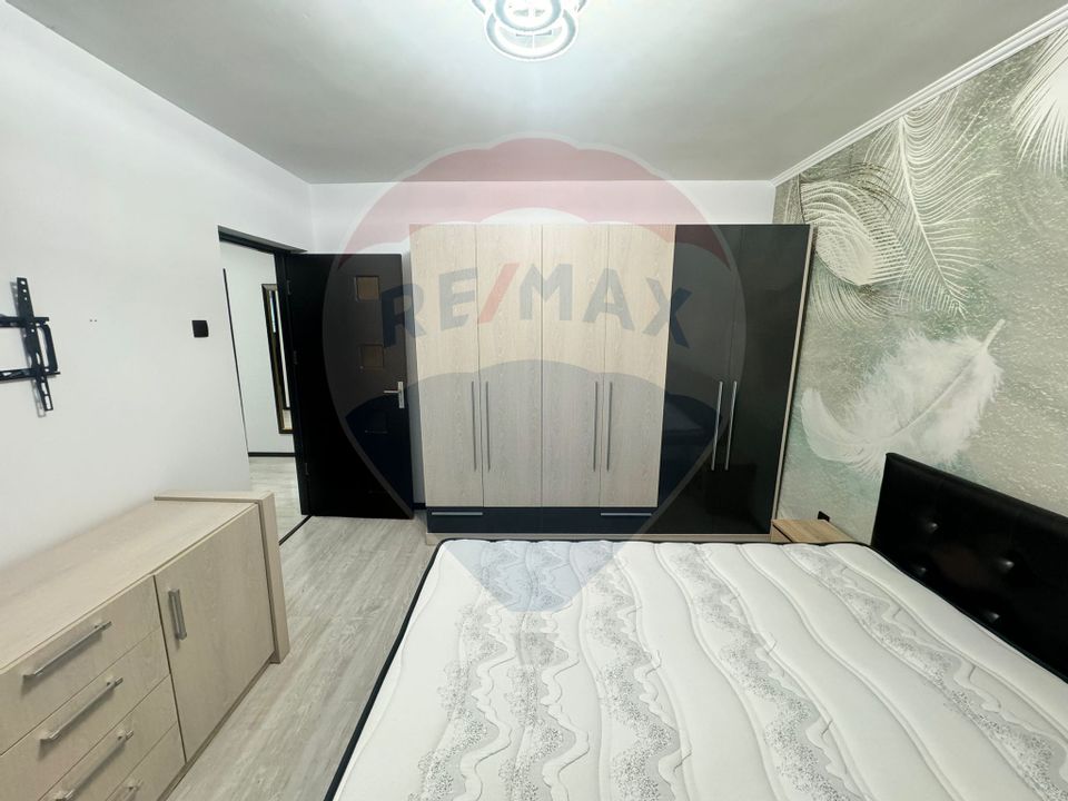 Apartament cu 3 camere de inchiriat- Str Banca Nationala