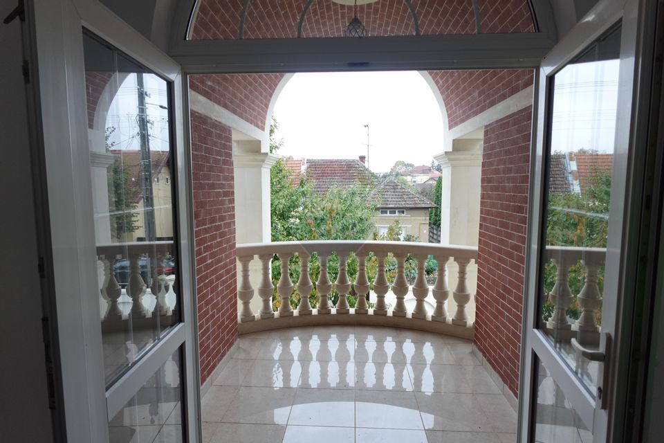 9 room House / Villa for sale, Titulescu area