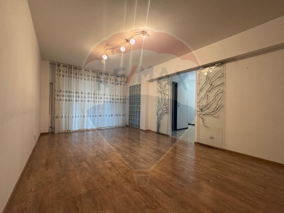 Apartament 3 cam de vânzare Drumul Taberei-metrou Valea Ialomitei