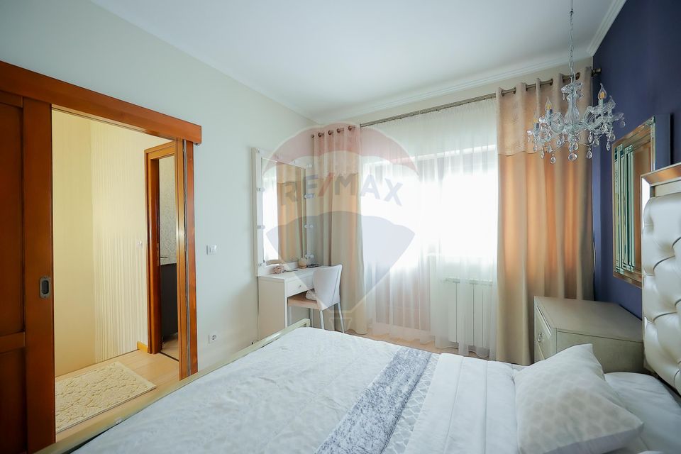 Casă de vânzare cu 4 camere în cartierul Beverly Hills, Sânmartin