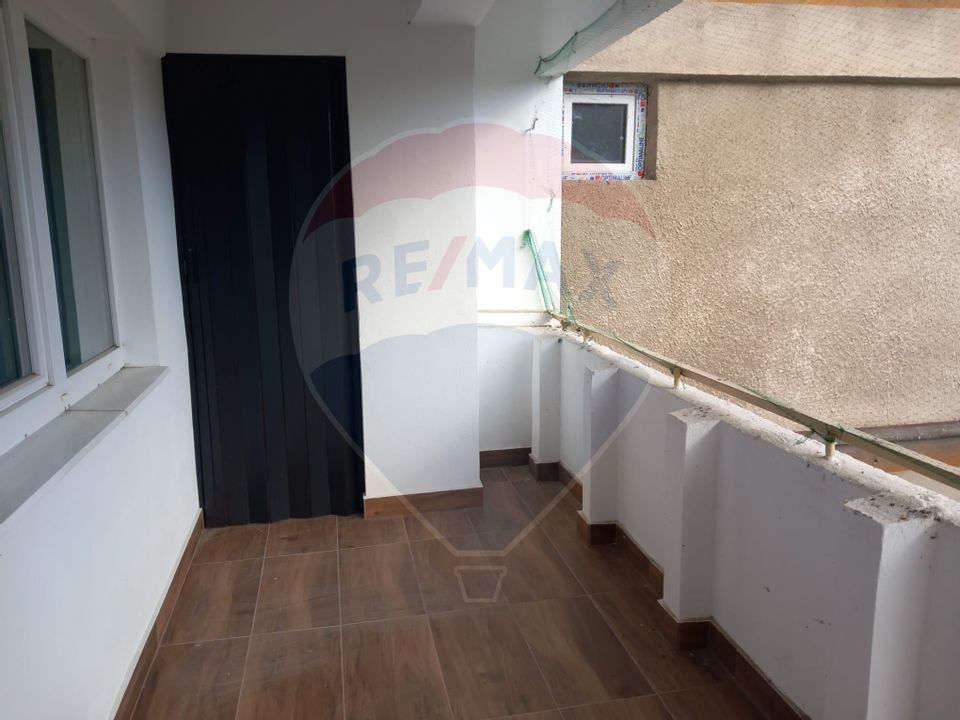 Apartament modern cu 3 camere și parcare de închiriat Ultracentral